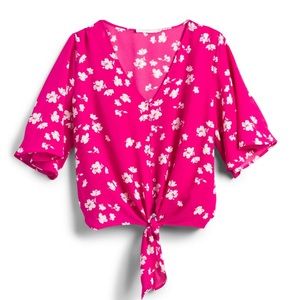 NWT Krisantha tie front blouse